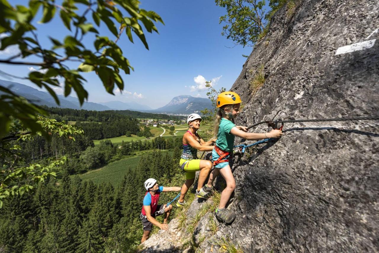Naturel Hoteldorf Schoenleitn Latschach ober dem Faakersee Eksteriør bilde